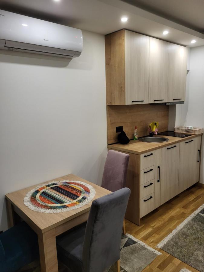 Lux Apartmani Bajova ツェティニェ エクステリア 写真