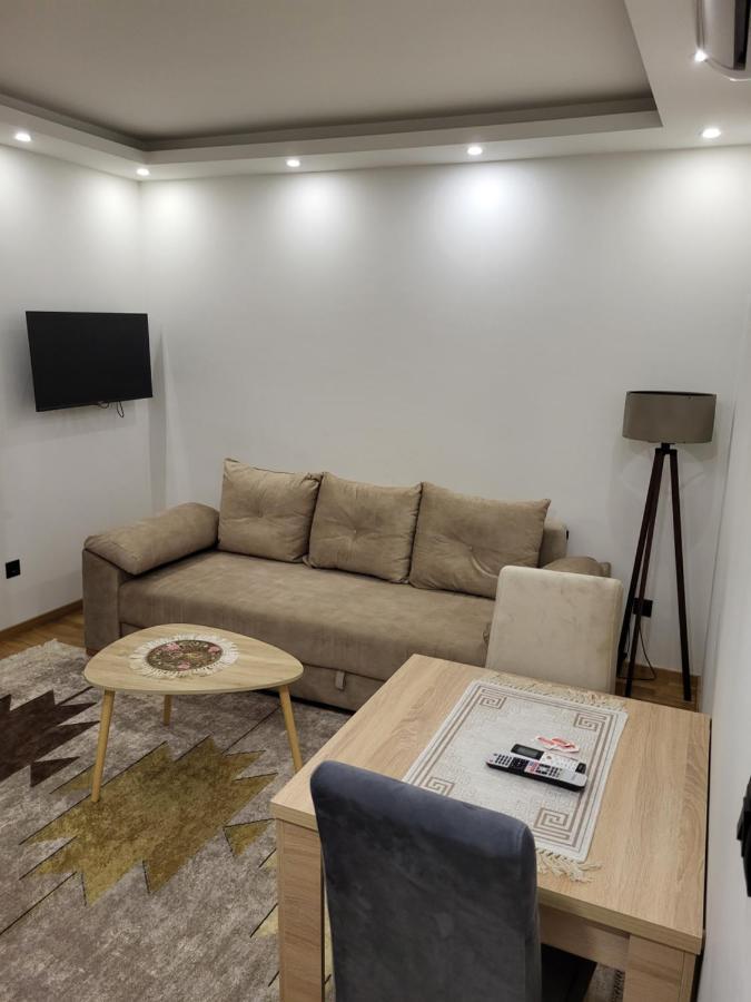 Lux Apartmani Bajova ツェティニェ エクステリア 写真