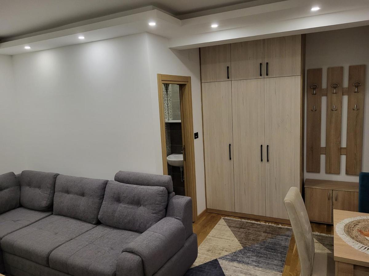 Lux Apartmani Bajova ツェティニェ エクステリア 写真